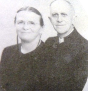 LizzieAndHenryWeaver